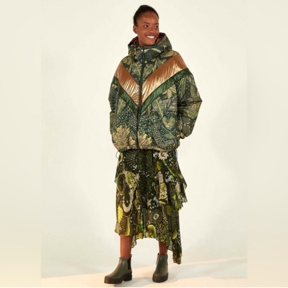 FARM RIO Cool Green Leopard Reversible Puffer Jacket Size Large NWT - Picture 9 of 13